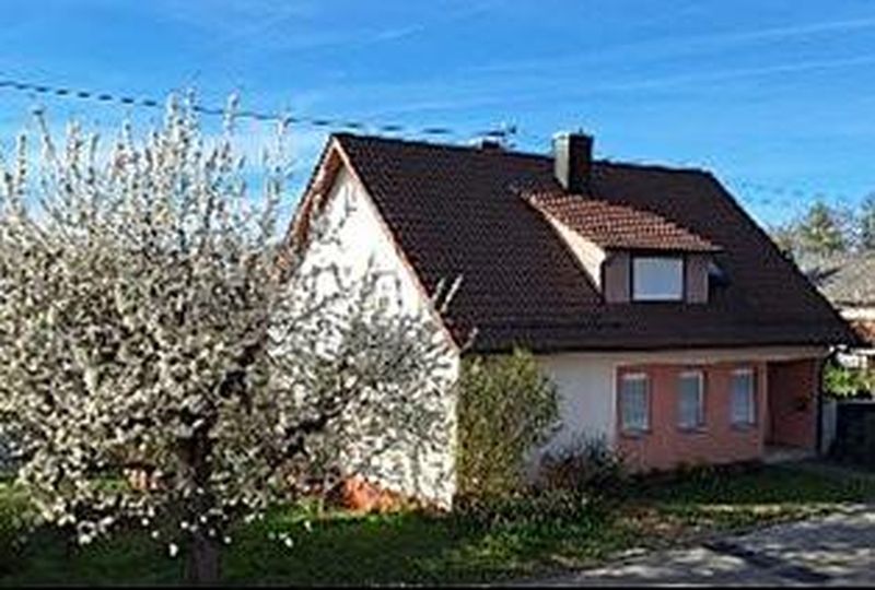 Charmantes Einfamilienhaus mit großem Garten in Osterburken - viel Platz für die ganze Familie